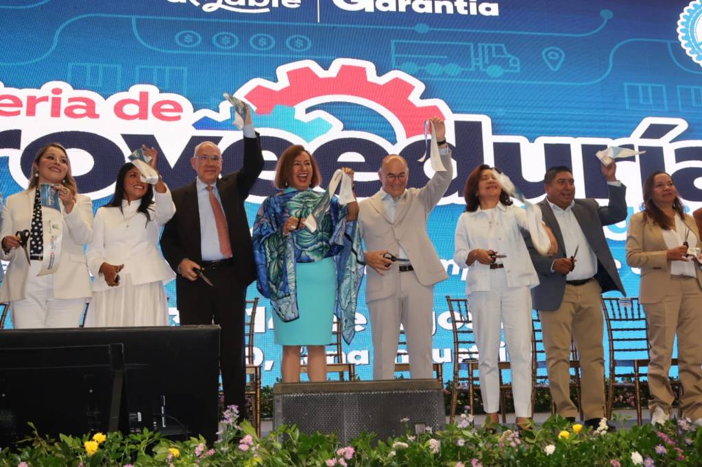 EL ALCALDE ENRIQUE GALINDO CEBALLOS INAUGURA LA CUARTA FERIA DE LA PROVEEDURÍA&nbsp;2026