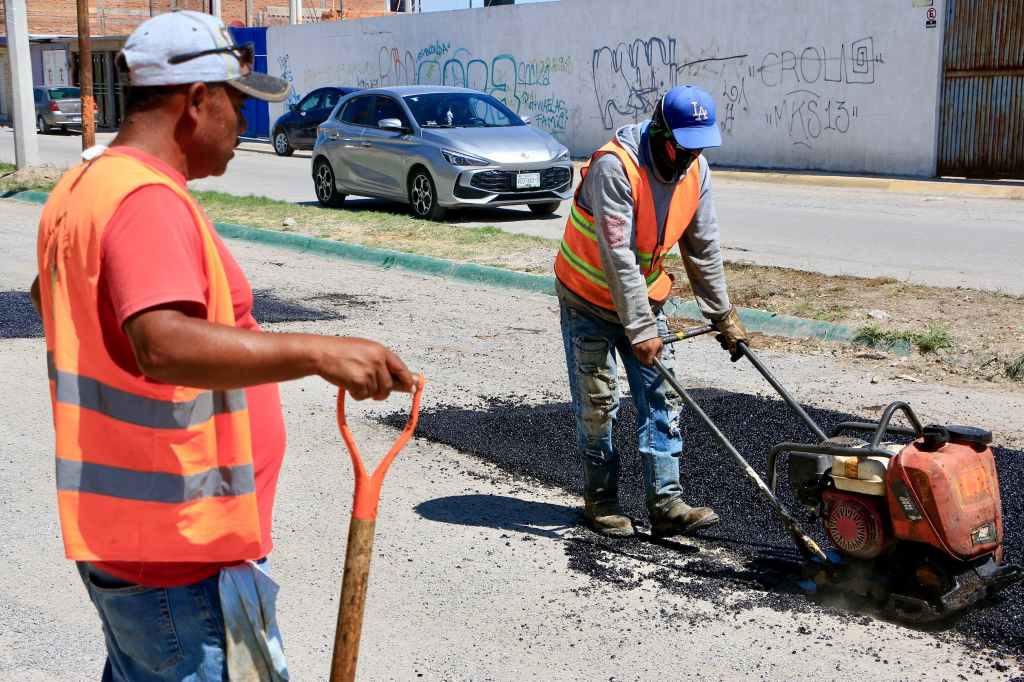 VILLA DE POZOS ACELERA LA RECUPERACIÓN DE SUS CALLES CON BACHEO EN ZONAS&nbsp;PRIORITARIAS