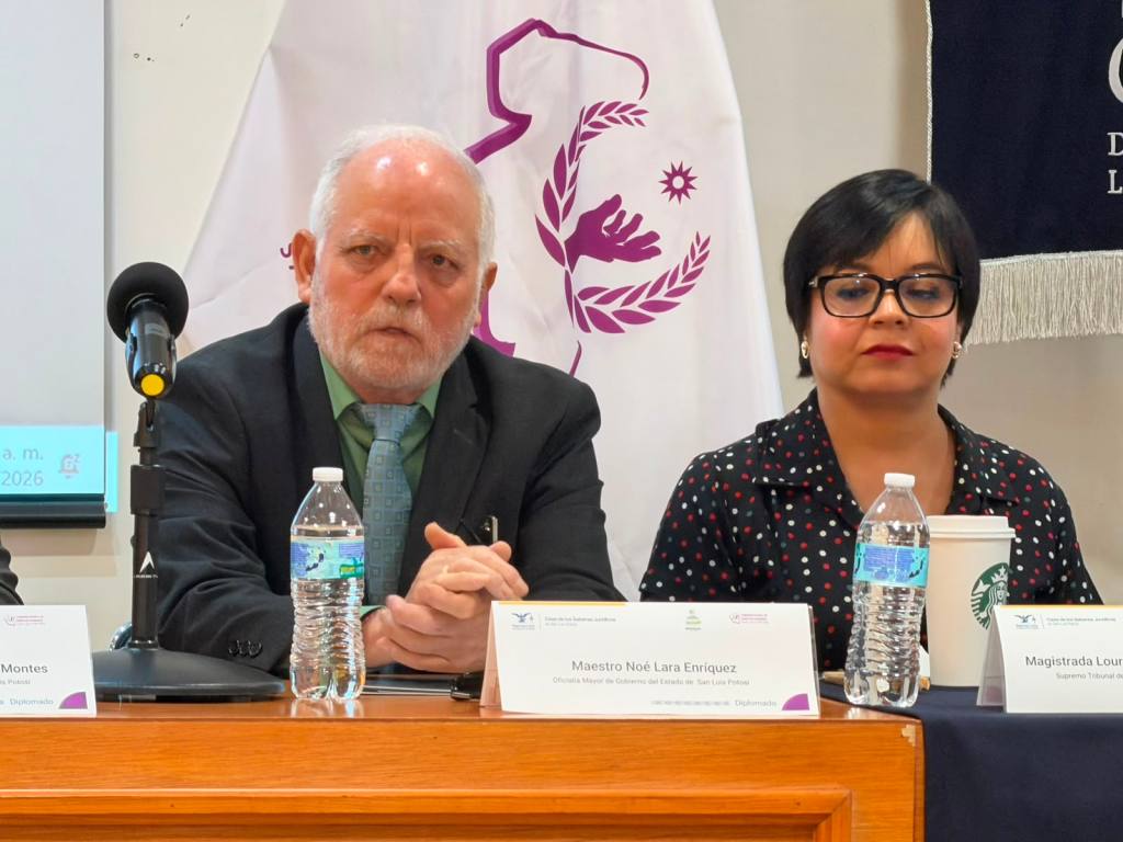 CAPACITAN A 150 SERVIDORES PÚBLICOS PARA MEJORAR LA ATENCIÓN A LA CIUDADANÍA