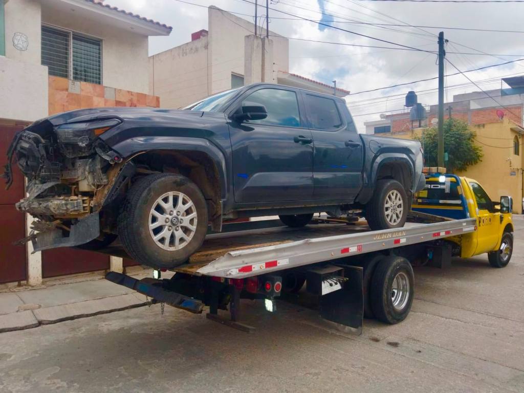 Policía Municipal recupera camioneta robada, tras accidente en avenida&nbsp;Muñoz