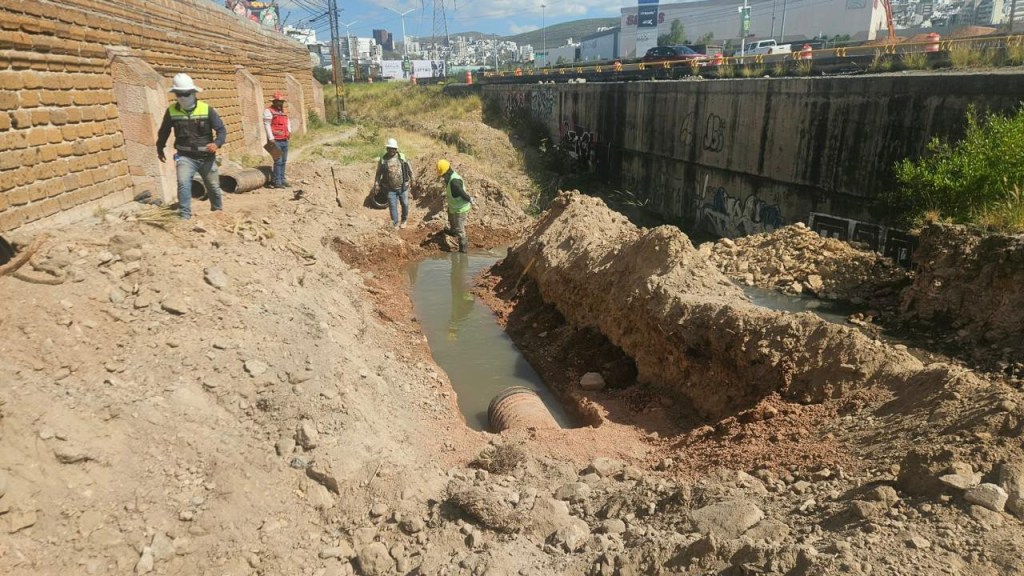 SEDUVOP CONCLUYE REPARACIÓN DE DRENAJE DURANTE OBRAS EN GLORIETA DE LA&nbsp;FAMILIA