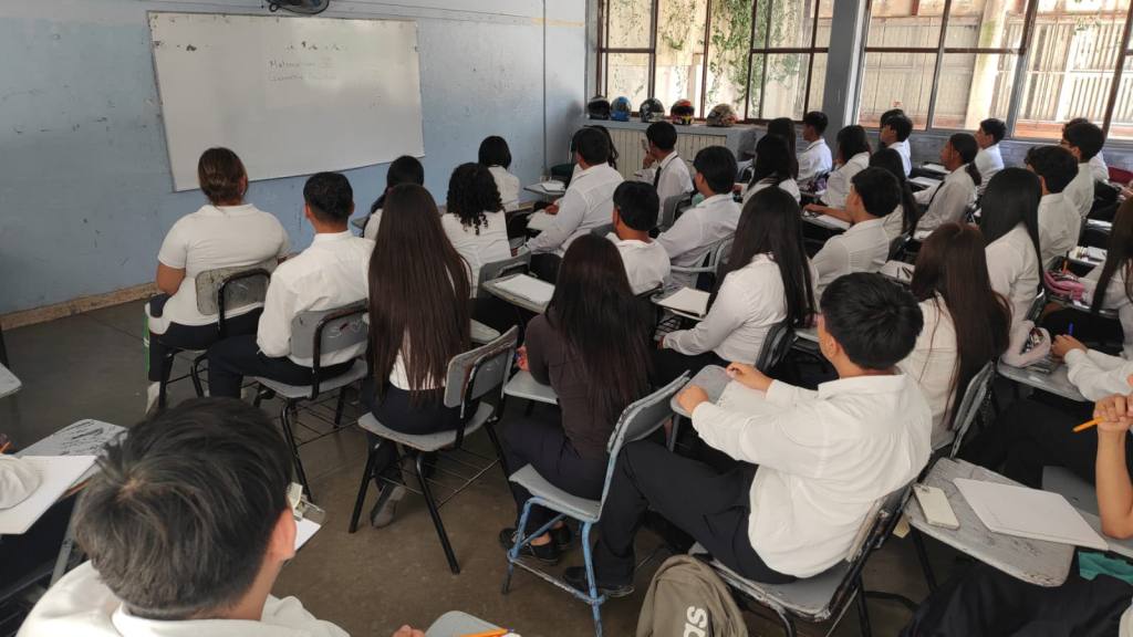 MÁS DE 11 MIL ESTUDIANTES DE EDUCACIÓN MEDIA SUPERIOR DEL SEER REGRESARON A CLASES