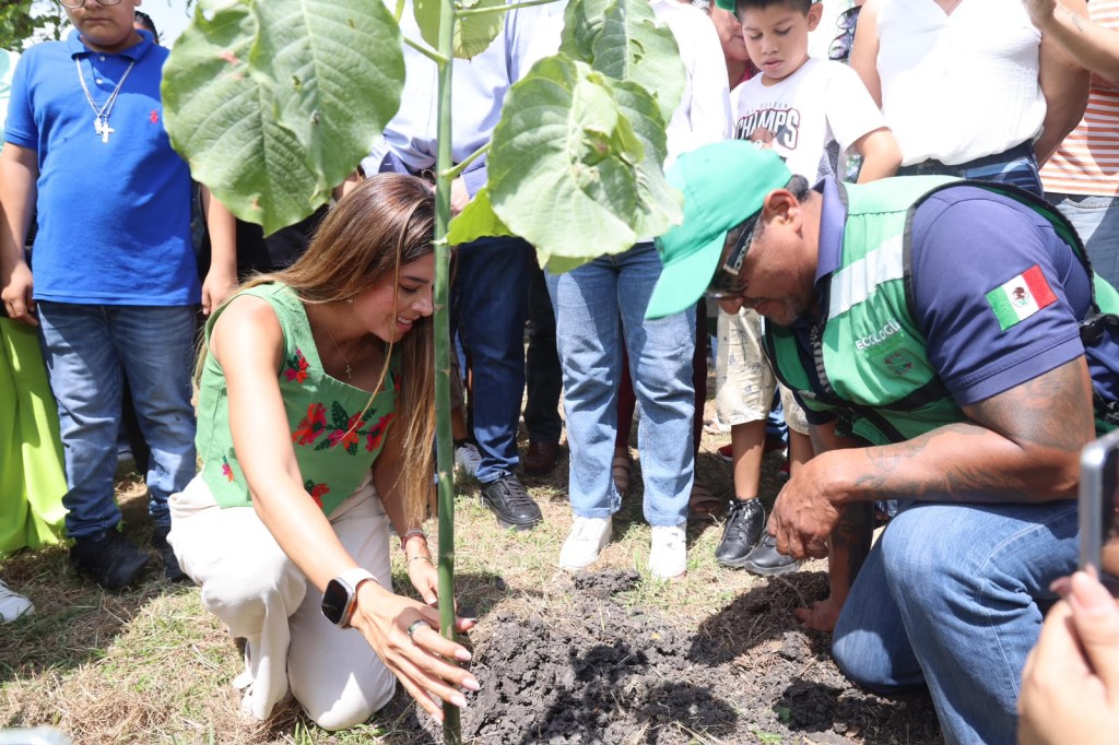 RUTH GONZÁLEZ CONCRETA DONACIÓN DE 3 MIL ÁRBOLES PARA CIUDAD VALLES Y TAMUÍN