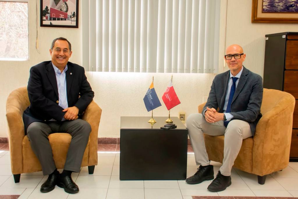 Internacionalizar la universidad más allá de la movilidad estudiantil, destaca académico francés en la&nbsp;UASLP