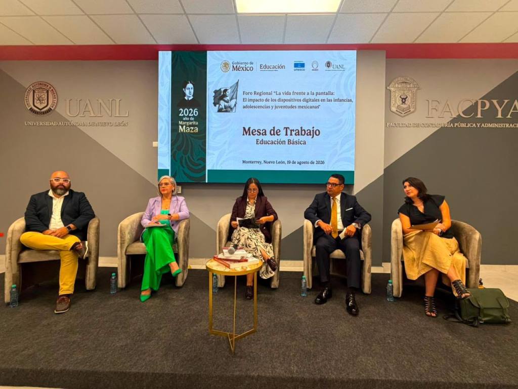 SAN LUIS POTOSÍ PARTICIPA EN DEBATE NACIONAL SOBRE USO DE CELULARES EN&nbsp;ESCUELAS