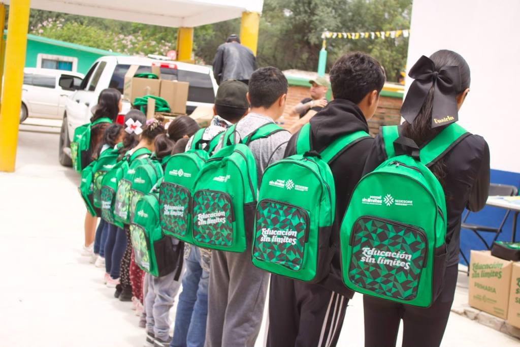 ÚTILES ESCOLARES LLEGARÁN A LAS CUATRO&nbsp;REGIONES