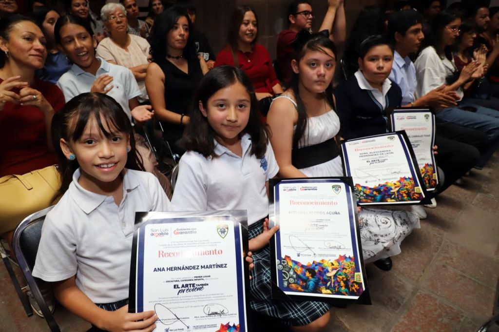 Gobierno de la Capital premia a participantes de “El Arte también previene” que promueve la cultura de paz y el autocuidado&nbsp;digital