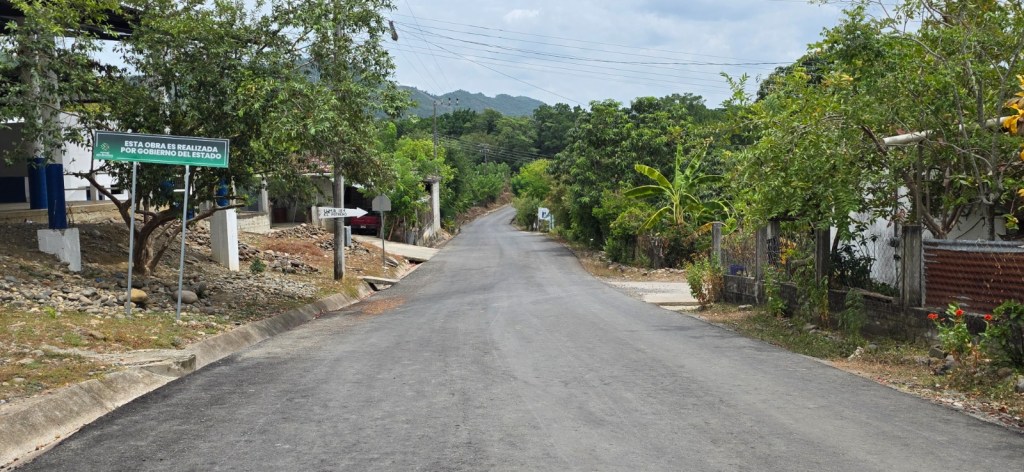 EL GOBIERNO ESTATAL FINALIZA CAMINO QUE UNE 25 COMUNIDADES EN LA&nbsp;HUASTECA