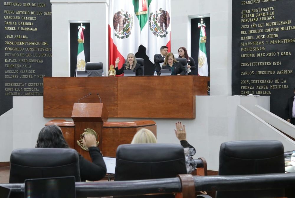EN DIPUTACIÓN PERMANENTE SE DIO CUENTA DEL CÓMPUTO Y DECLARATORIA DE APROBACIÓN POR EL CONSTITUYENTE POTOSINO, DE MINUTA QUE MODIFICA DISPOSICIONES DE LA CONSTITUCIÓN POLÍTICA DEL ESTADO, EN MATERIA DE REQUISITOS PARA ACCEDER A TITULARIDAD DE LA FISCALÍA GENERAL DEL&nbsp;ESTADO.