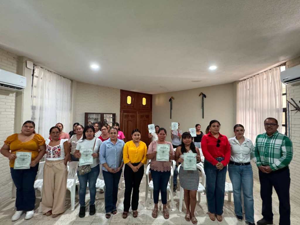 CAPACITACIÓN LABORAL GENERA NUEVAS OPORTUNIDADES PARA 50 FAMILIAS DE TAMPAMOLÓN CORONA
