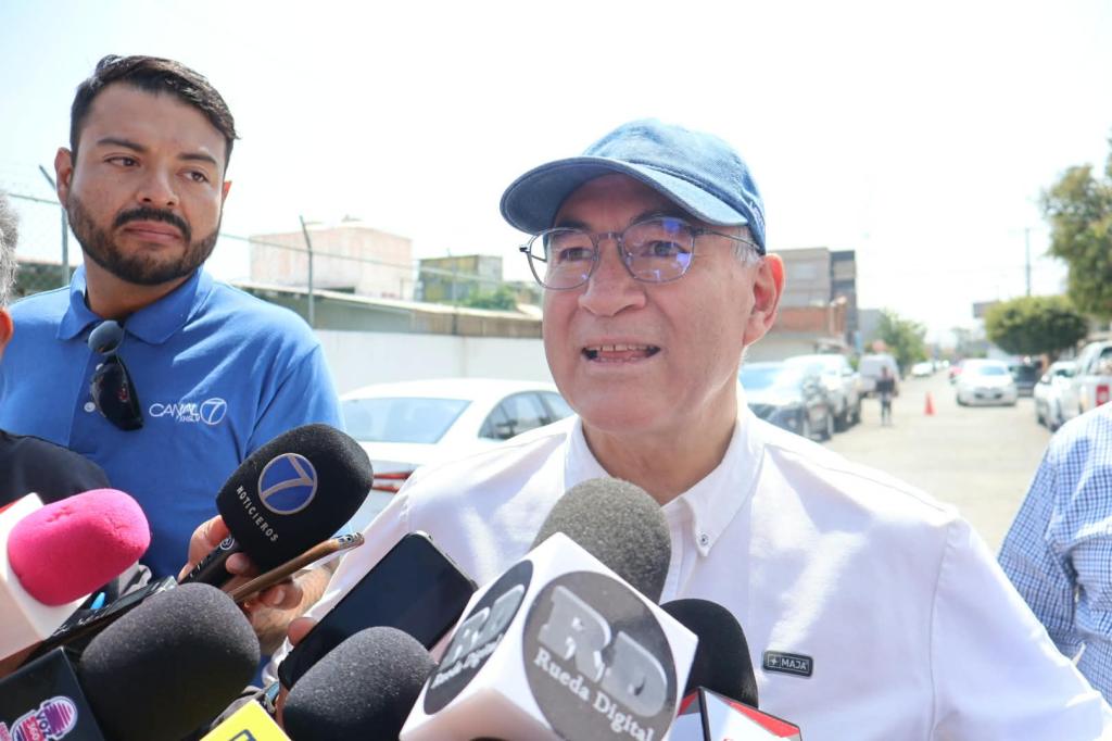 ENRIQUE GALINDO VE INTERESANTE UNA COMPETENCIA ENTRE VERDE Y MORENA EN SAN LUIS POTOSÍ, PERO ACLARA QUE NO HA TENIDO ACERCAMIENTOS CON EL PARTIDO GUINDA