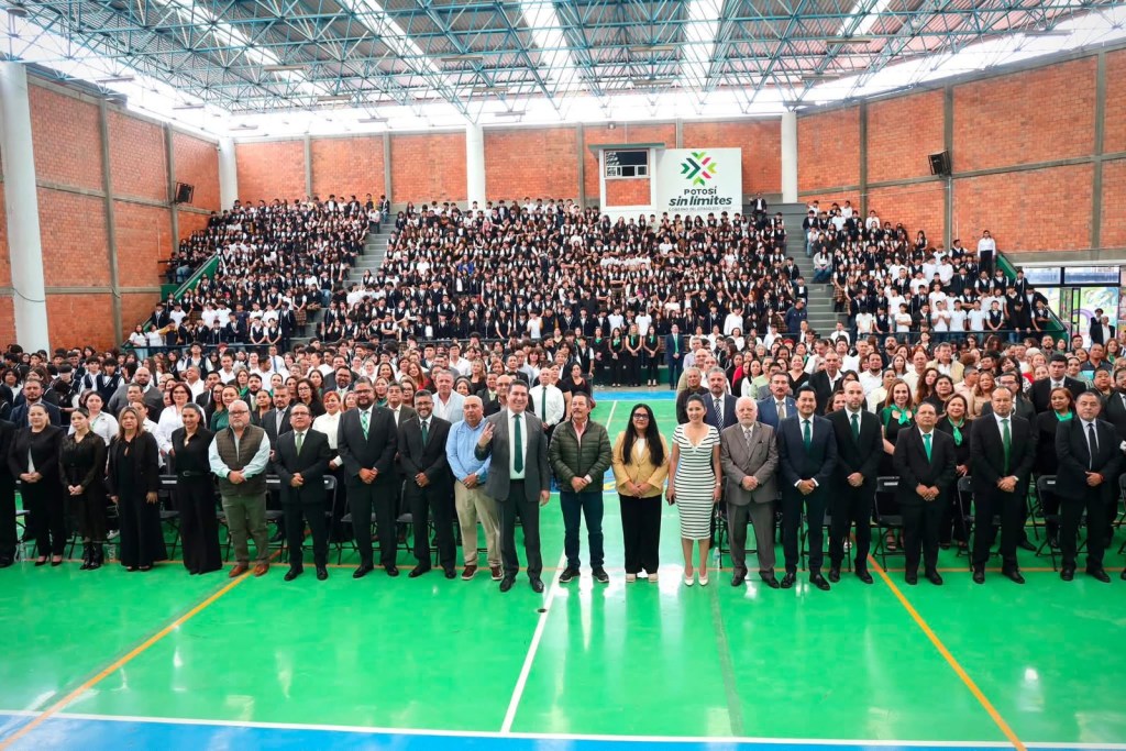 MÁS DE 30 MIL ESTUDIANTES CURSAN CON NORMALIDAD EL SEMESTRE EN COBACH