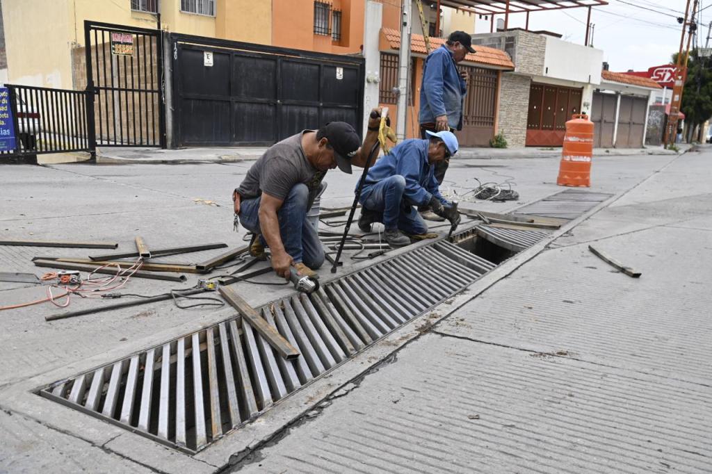 GOBIERNO DE SOLEDAD ACTÚA Y REPARA REJILLAS PLUVIALES EN&nbsp;COLONIAS