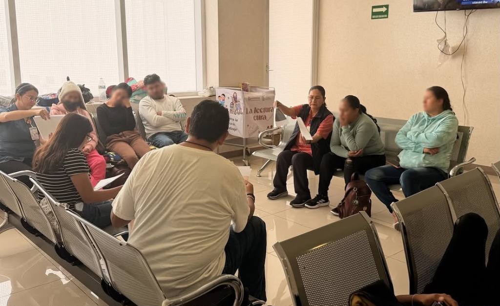 Proyecto de la UASLP lleva la mediación lectora al hospital como una estrategia de acompañamiento y bienestar