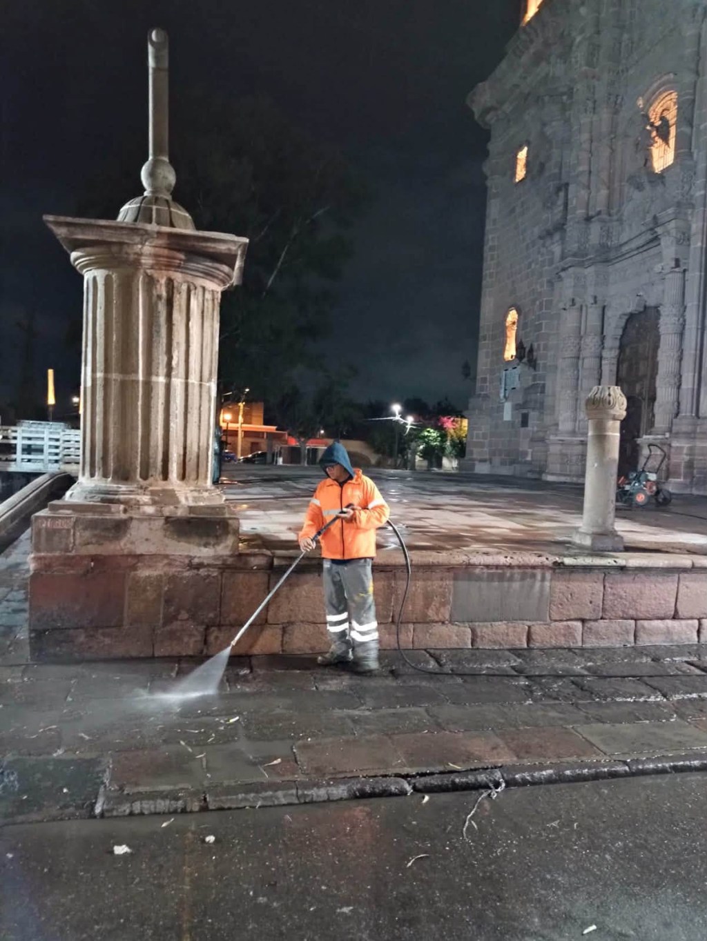 Gobierno Municipal brinda mantenimiento nocturno a Calzada de&nbsp;Guadalupe