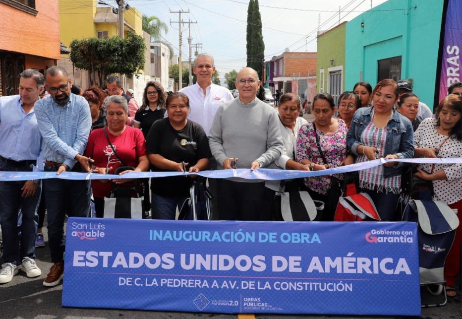 Enrique Galindo cumple, entrega nueva vialidad rehabilitada en la colonia Satélite