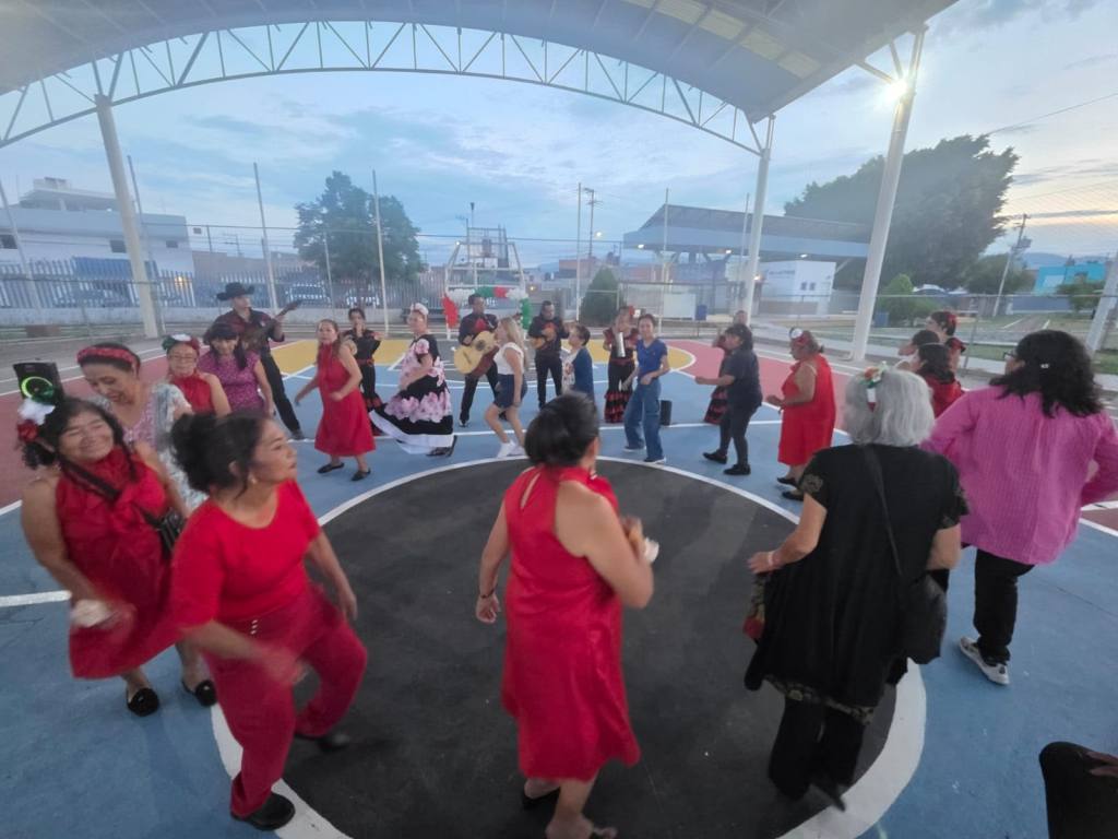 Festeja Gobierno de la Capìtal las tradiciones patrias con una emotiva celebración del «Grito de Independencia» en el CDA Simón&nbsp;Díaz
