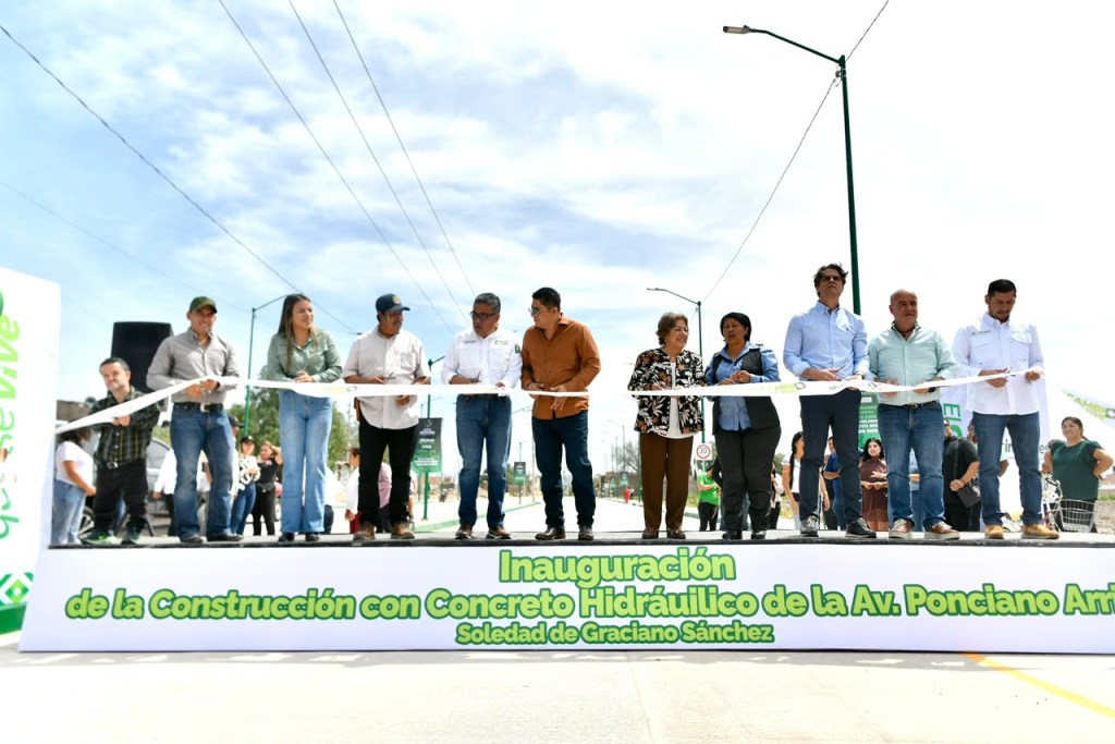 RICARDO GALLARDO Y JUAN MANUEL NAVARRO INAUGURAN PAVIMENTACIÓN Y ALUMBRADO DE AVENIDA PONCIANO ARRIAGA