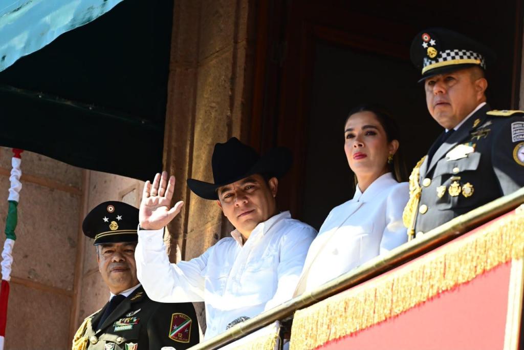 EL GOBERNADOR RICARDO GALLARDO ENCABEZA DESFILE CÍVICO-MILITAR Y ENALTECE EL ORGULLO DE SER&nbsp;MEXICANOS