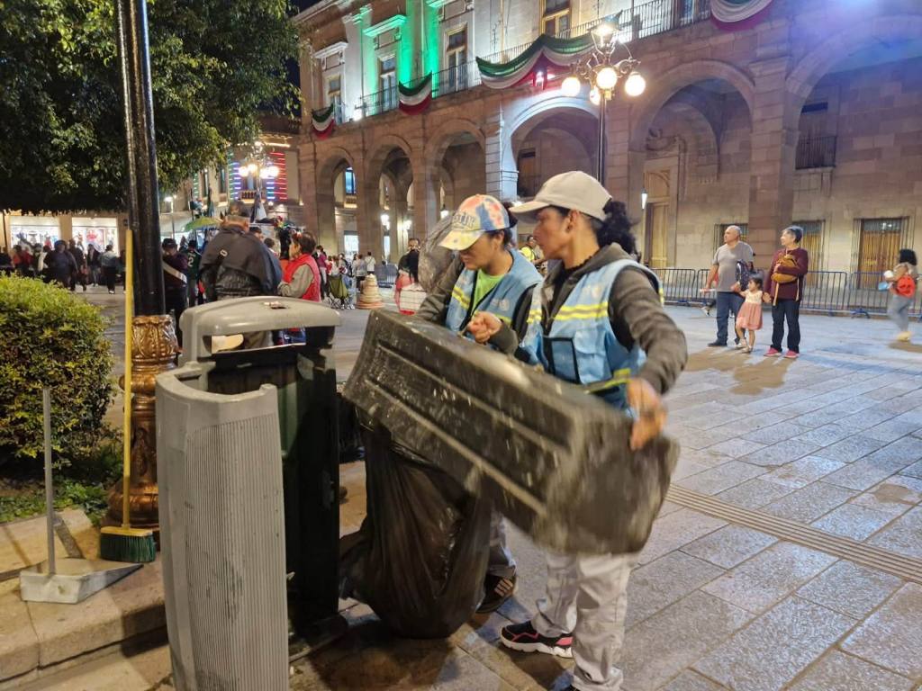 Gobierno de la Capital realiza limpieza después de festejos patrios Centro Histórico luce&nbsp;limpio