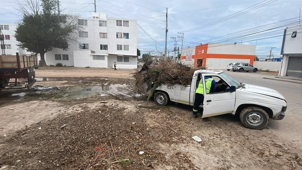 VILLA DE POZOS MANTIENE LIMPIOS SUS ESPACIOS TRAS FIESTAS PATRIAS