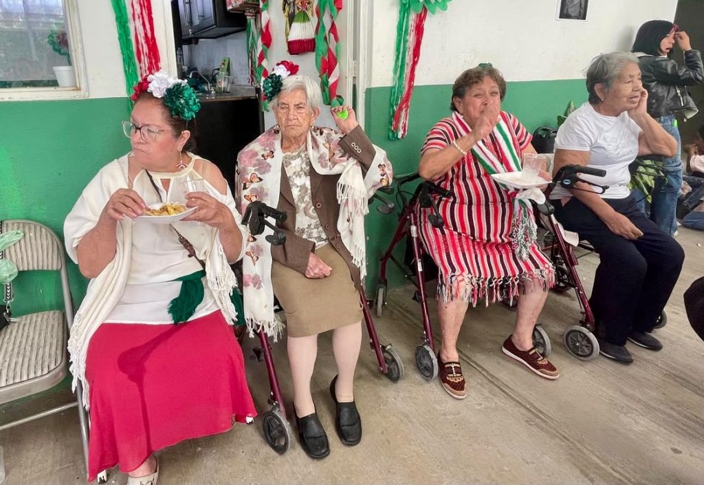 CENTROS DE DESARROLLO COMUNITARIO ACERCAN DEPORTE, CAPACITACIÓN Y APRENDIZAJE A FAMILIAS DE&nbsp;SOLEDAD