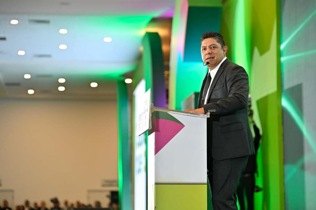 «VERLOS DERROTADOS EN 2027 SERÁ UN PLACER»: EL CONTUNDENTE MENSAJE DE GALLARDO A LA OPOSICIÓN DURANTE SU INFORME DE GOBIERNO.