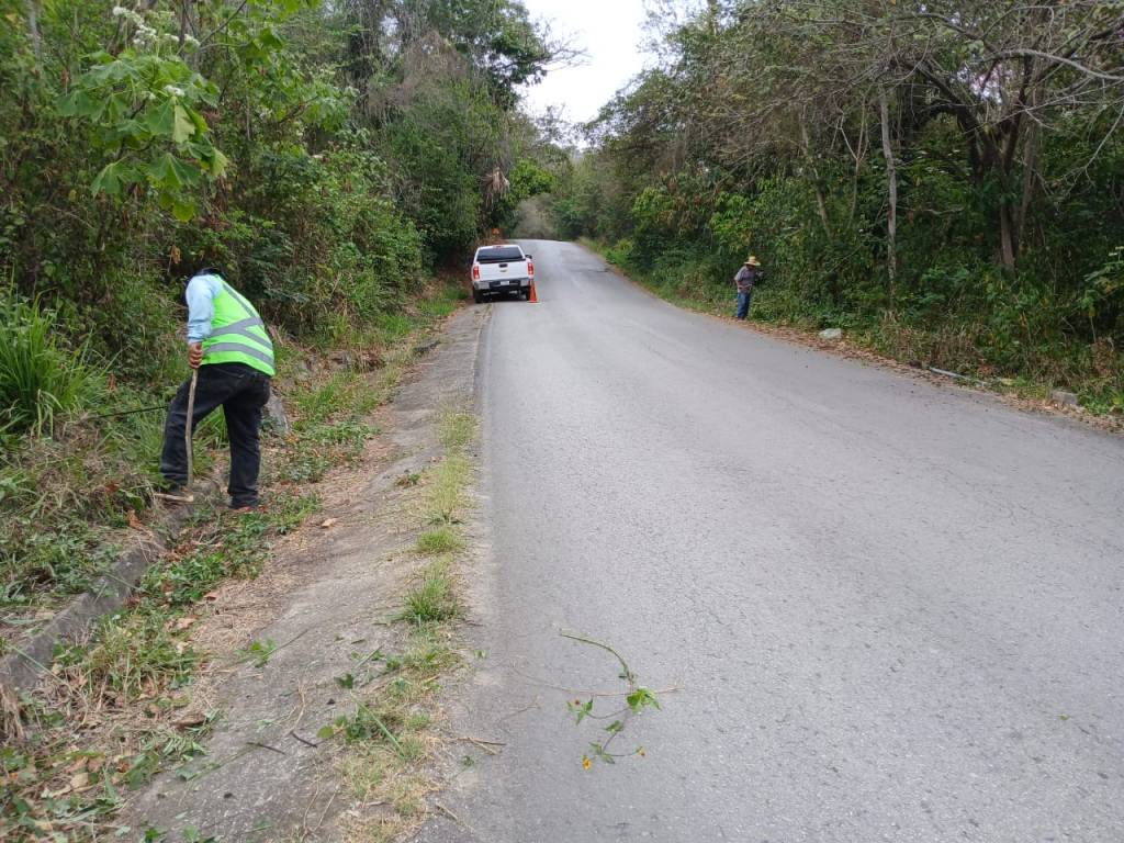 GOBIERNO PREPARA CAMINOS DE LA HUASTECA PARA RECIBIR EL XANTOLO 2026