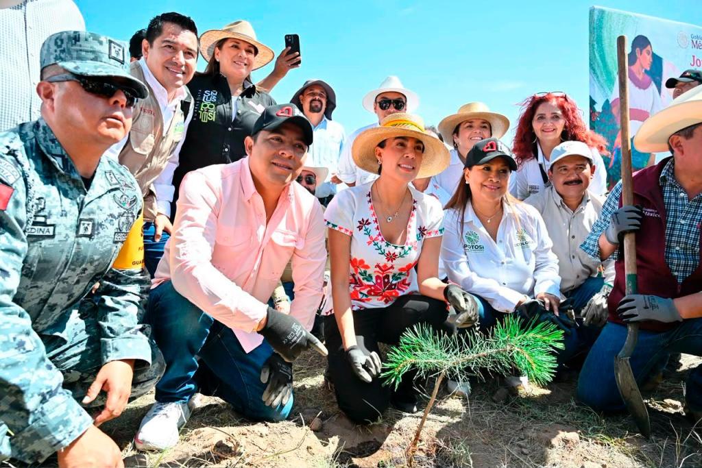 CAMPO POTOSINO RECIBE MÁS MAQUINARIA, SANIDAD Y APOYOS PARA LA PRODUCCIÓN