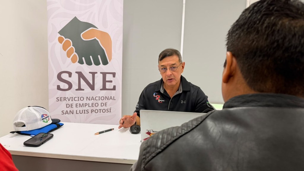 57 JORNALEROS ACCEDEN A EMPLEOS ESPECIALIZADOS EN CULTIVO DE&nbsp;JITOMATE
