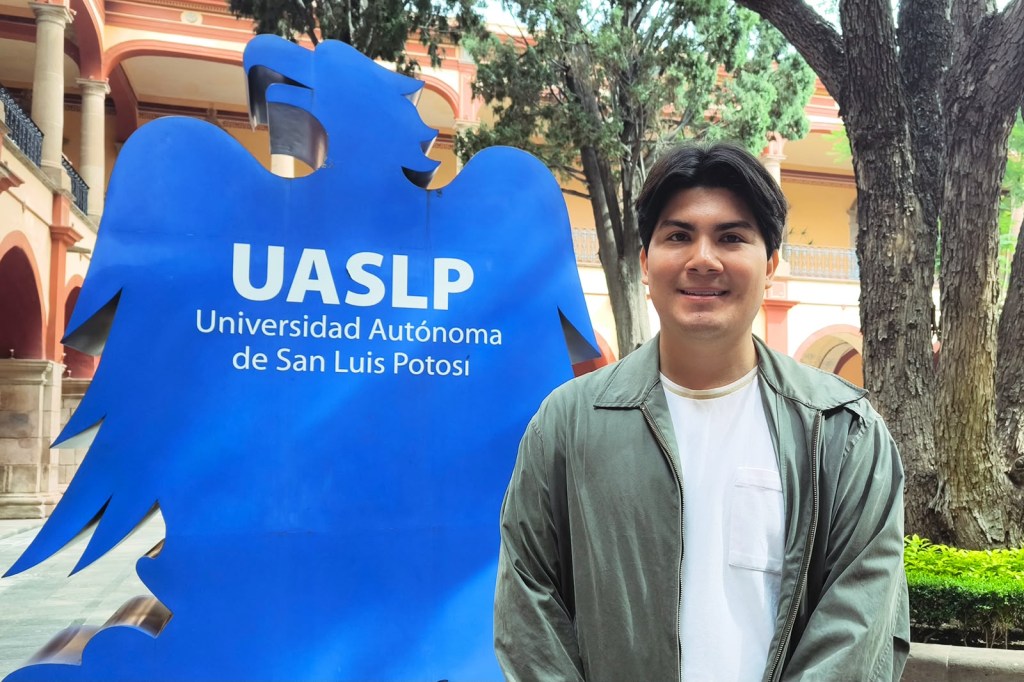 Estudiante de la UASLP gana hackathon de datos astronómicos con inteligencia&nbsp;artificial