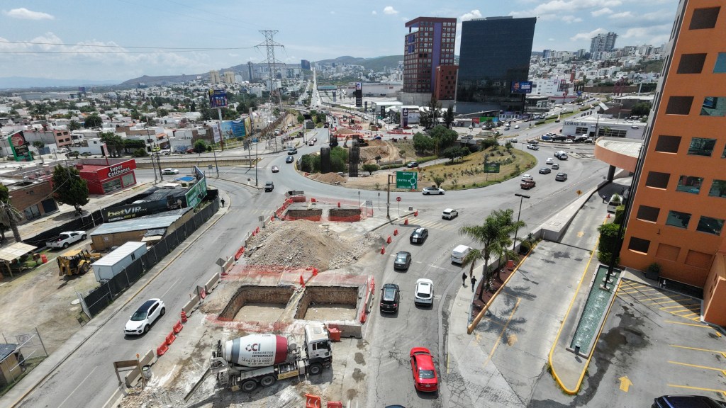 MAGNA OBRA DEL PUENTE DE LA FAMILIA AVANZA CONFORME A LOS TIEMPOS ESTABLECIDOS: RICARDO&nbsp;GALLARDO