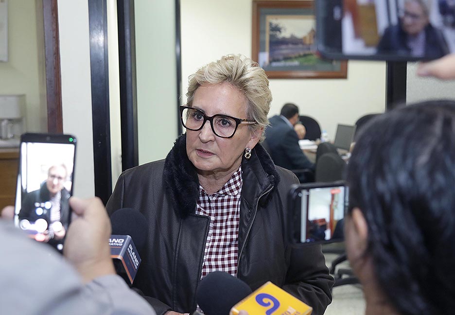 LA PROBLEMÁTICA EN MATERIA DE ATENCIÓN A LA SALUD DEBE SER RESUELTA POR LA FEDERACIÓN, YA QUE CENTRALIZÓ EL SISTEMA DE SALUD Y LE RETIRÓ PRESUPUESTO A LOS ESTADOS