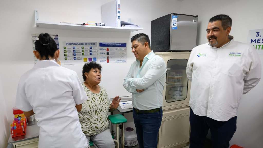 GOBERNADOR RICARDO GALLARDO ANUNCIA LA CREACIÓN DE 400 CONSULTORIOS MÉDICOS GRATUITOS EN LAS CUATRO ZONAS DE SAN LUIS POTOSÍ.