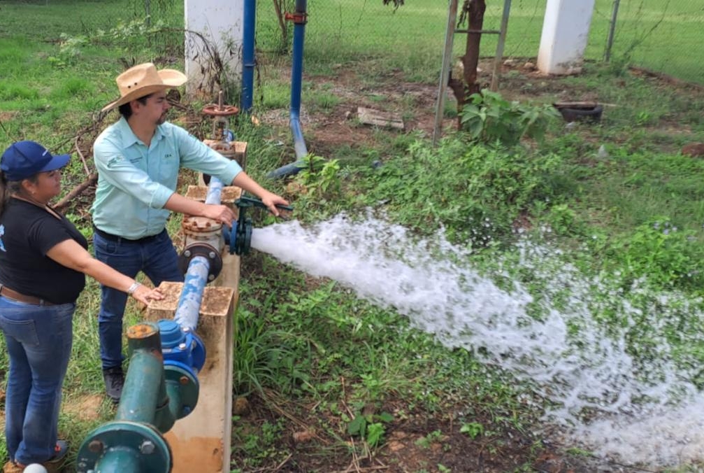GOBIERNO DEL ESTADO GENERA MEJOR ABASTECIMIENTO DE AGUA EN EL NARANJO