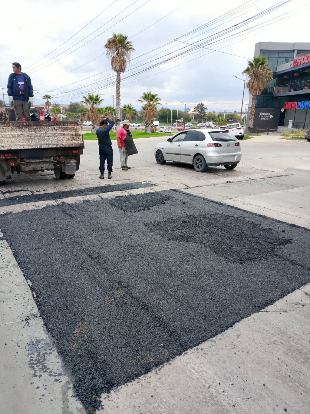 Gobierno Municipal intensifica bacheo y reparación de fugas en Villa&nbsp;Magna