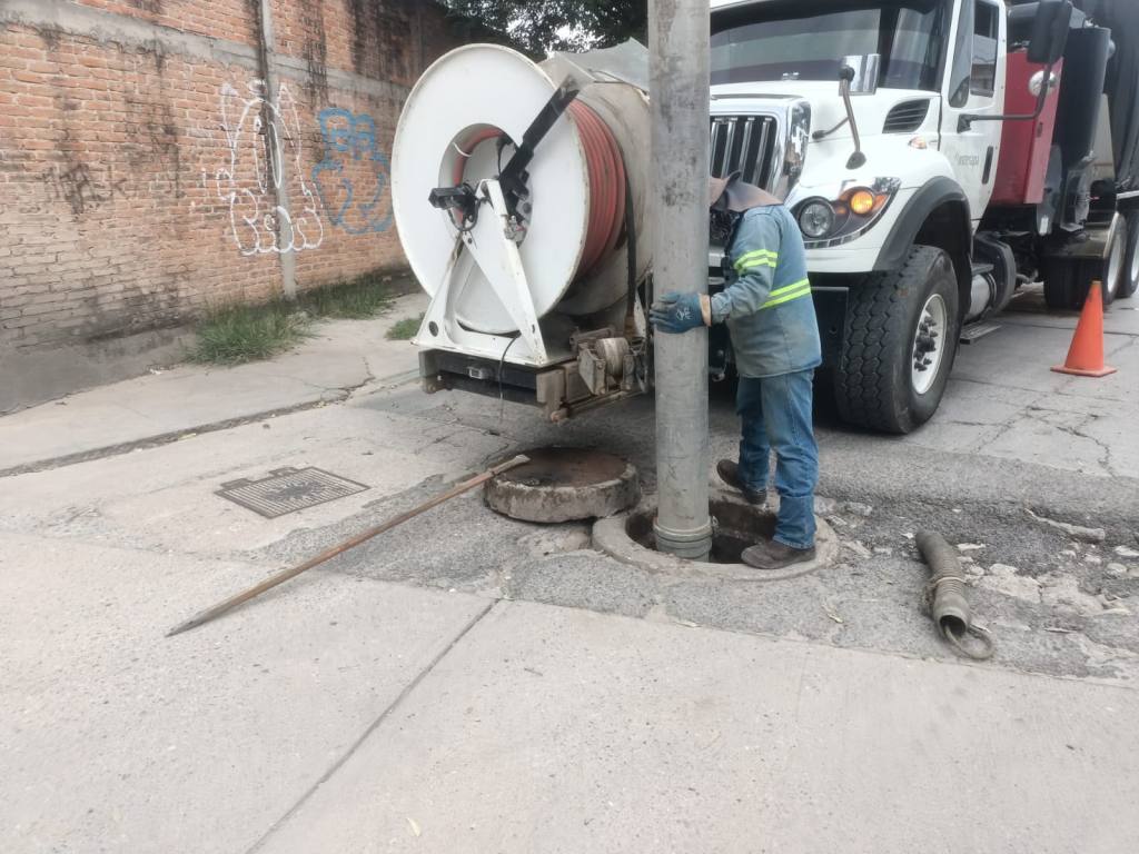 Interapas limpia más de 13 mil metros de drenaje en una&nbsp;semana