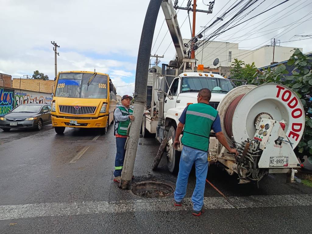 GOBIERNO ESTATAL MANTIENE LIMPIEZA DE DRENAJES PARA PREVENIR INUNDACIONES