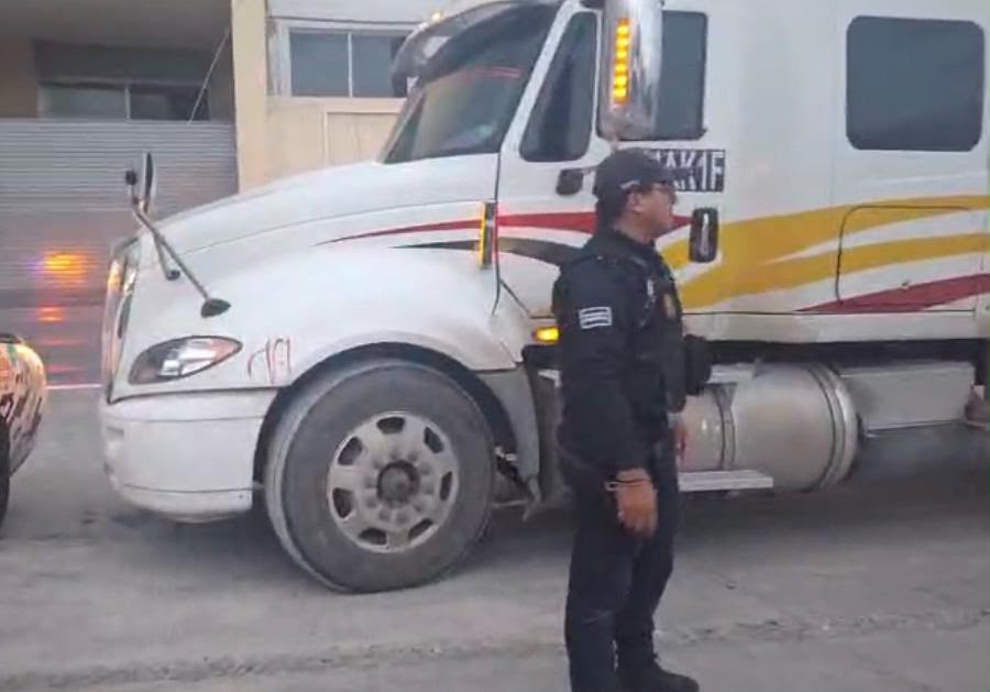 Policía de la Capital detiene a trabajadores y maquinaria por dañar infraestructura urbana sin permiso