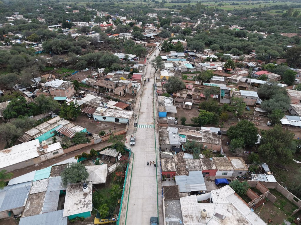 GOBIERNO DEL ESTADO ENTREGA NUEVAS CALLES Y AMPLÍA OBRAS EN MUNICIPIOS POTOSINOS