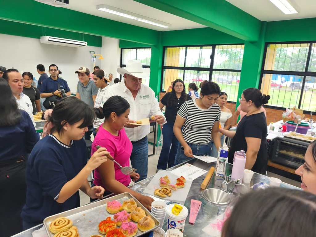 GOBIERNO DEL ESTADO RESPALDA PROYECTOS TECNOLÓGICOS PARA EL CAMPO POTOSINO