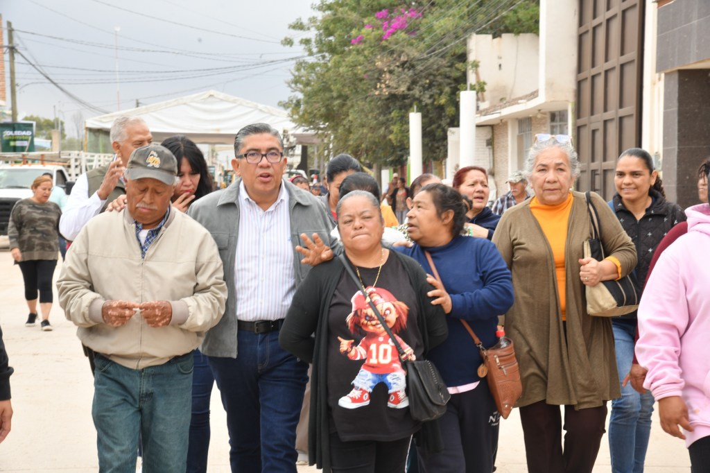 COMUNIDAD DE LOS GÓMEZ AGRADECEN COMIENZO DE PAVIMENTACIÓN Y RECONOCEN IMPACTO&nbsp;INTEGRAL