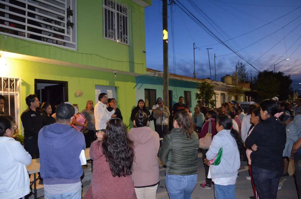 INREVIS ACERCA ATENCIÓN A FAMILIAS QUE BUSCAN REGULARIZAR SUS PREDIOS