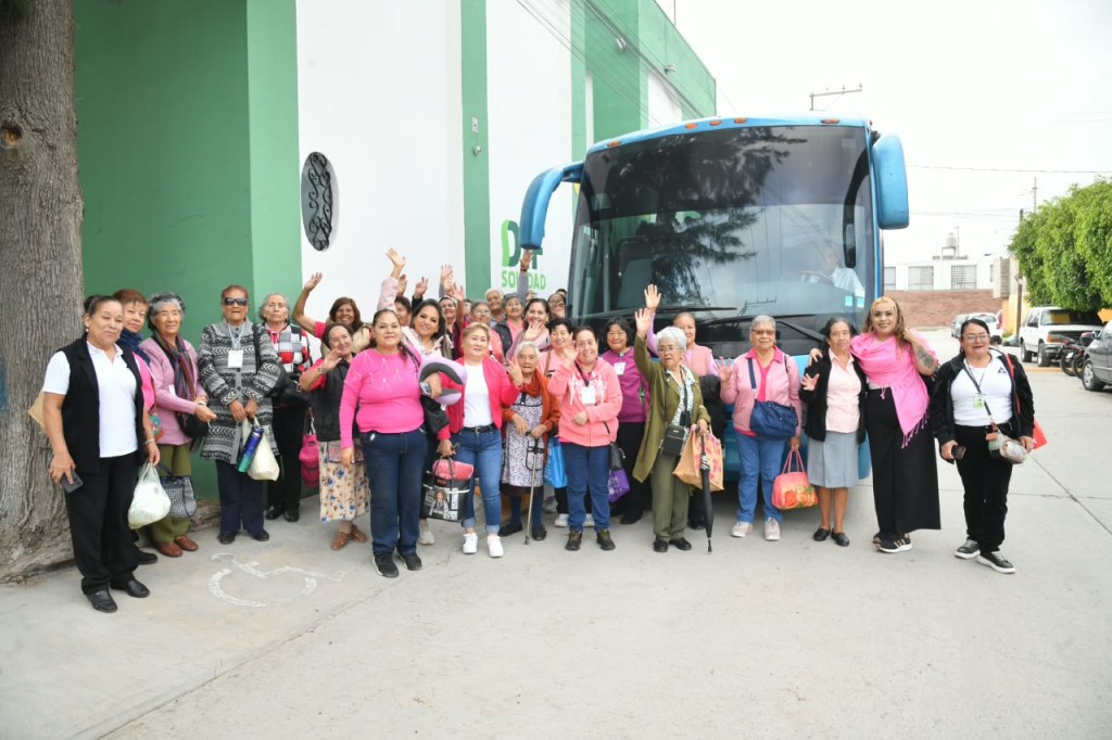 ADULTOS MAYORES DE SOLEDAD DISFRUTAN PASEO GRATUITO DE CONVIVENCIA PARA SU BIENESTAR 