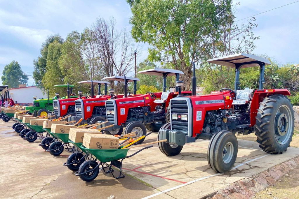 GOBIERNO DEL ESTADO APOYARÁ AL CAMPO POTOSINO CON 90 TRACTORES AGRÍCOLAS