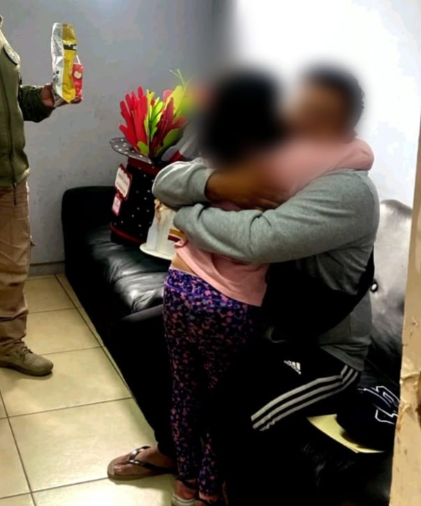 GUARDIA CIVIL DE SOLEDAD REÚNE A TRES MENORES EXTRAVIADOS CON SUS FAMILIAS