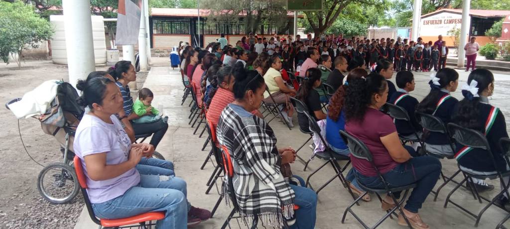 SEDARH LLEVA HUERTOS ESCOLARES Y CAPTACIÓN DE LLUVIA A LA REGIÓN MEDIA