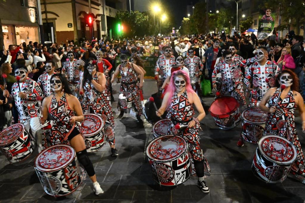 SAN LUIS POTOSÍ VIBRÓ CON LA SEXTA EDICIÓN DEL DESFILE MONUMENTAL “XANTOLO SE VIVE EN TU CIUDAD 2026”
