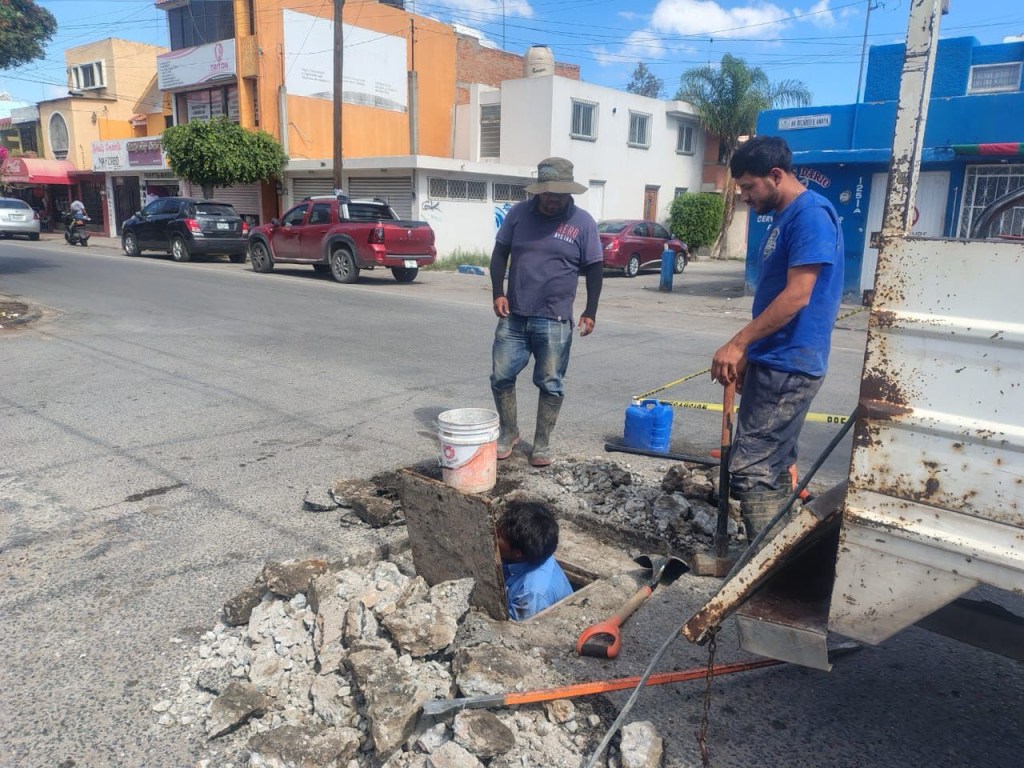 Tras trabajos de limpieza en la red, Interapas se recupera suministro en calle&nbsp;Luxemburgo