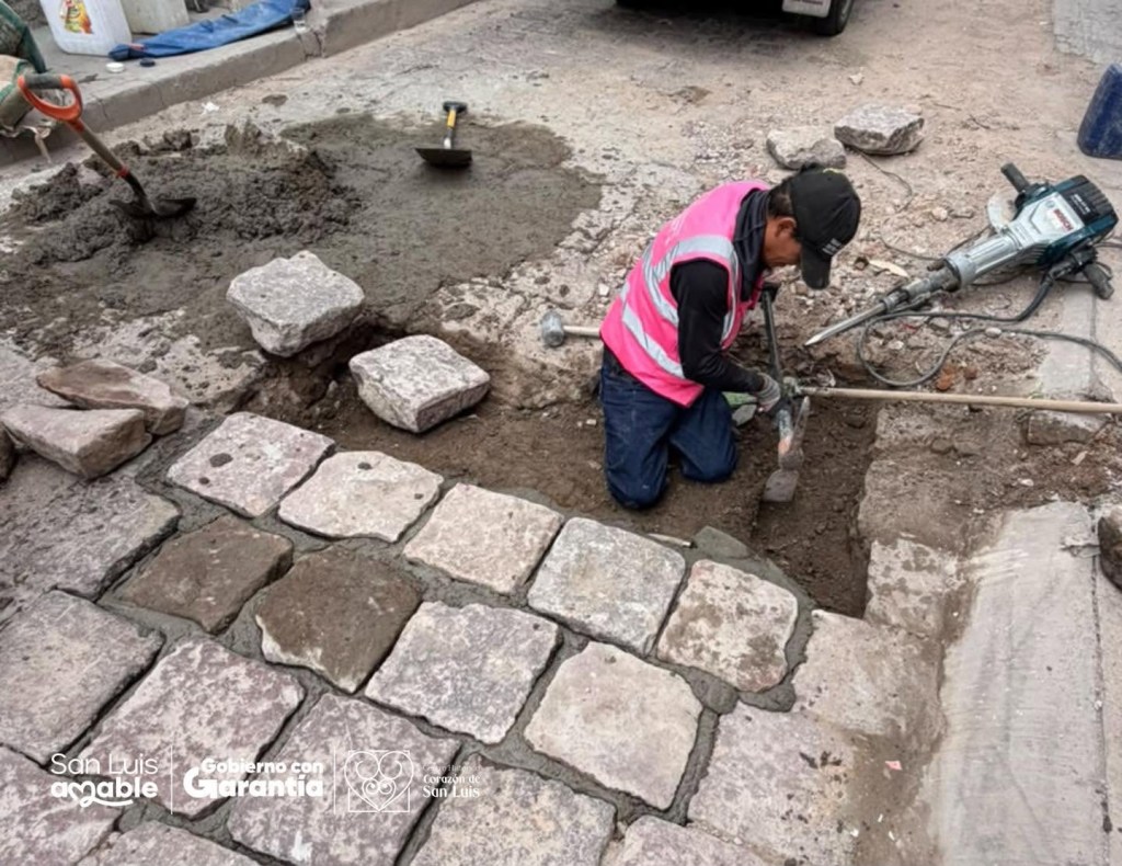 Gobierno de la Capital mejora vialidades del Centro Histórico con reposición de adoquines